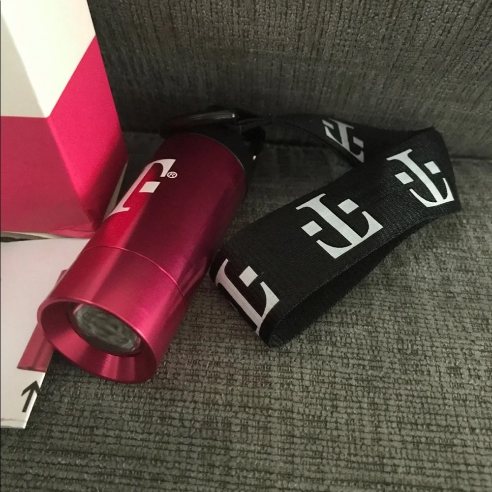 T mobile flashlight - Picture 4 of 4